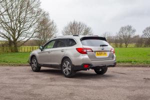 Subaru Outback 2018 года  (UK)